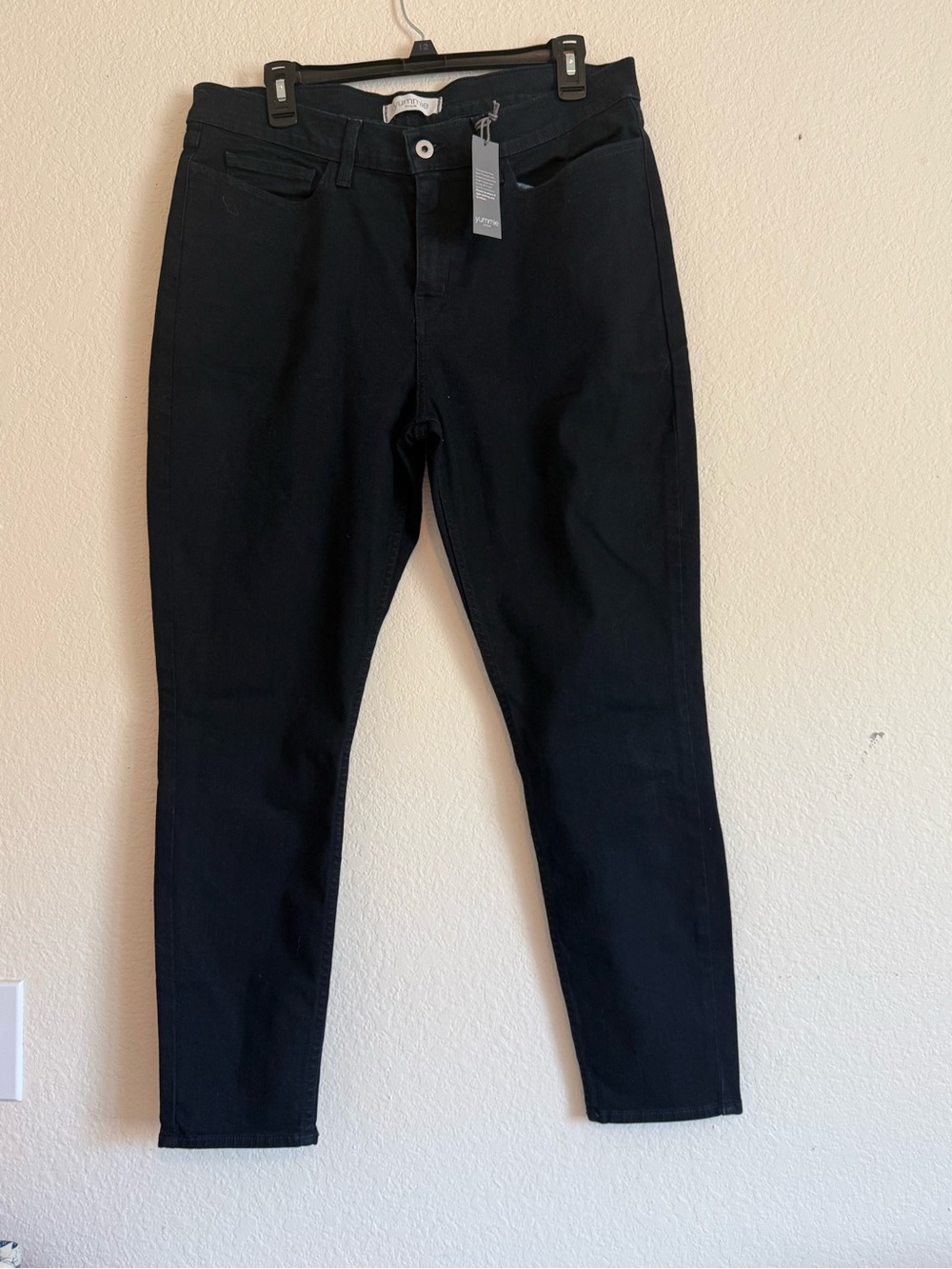 Yummie Women's Slim Stretch Black Skinny Jeans
